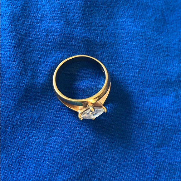 Gold plated ring w cz diamond - Picture 2 of 4